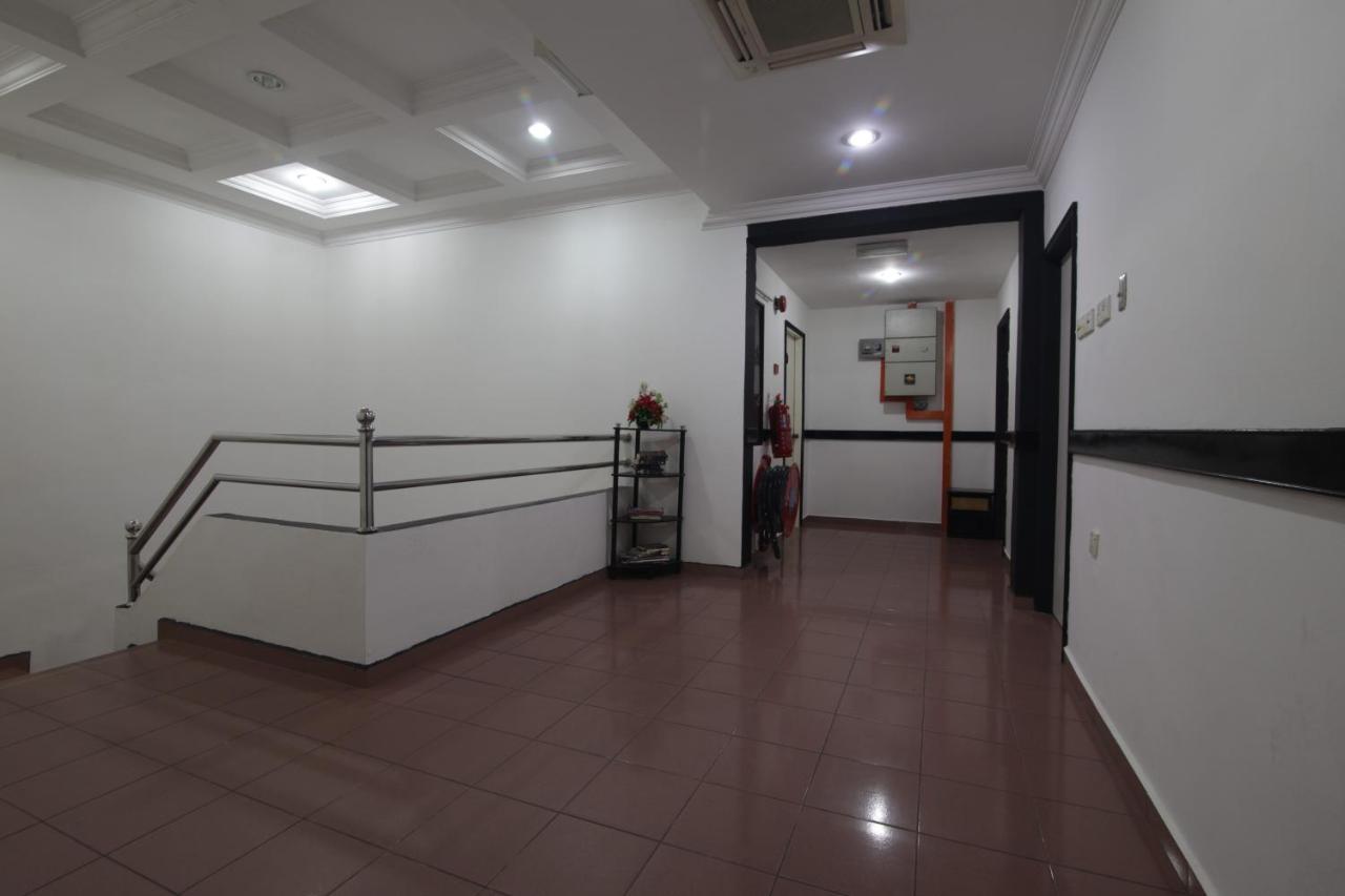 G City Hotel Teluk Intan Buitenkant foto