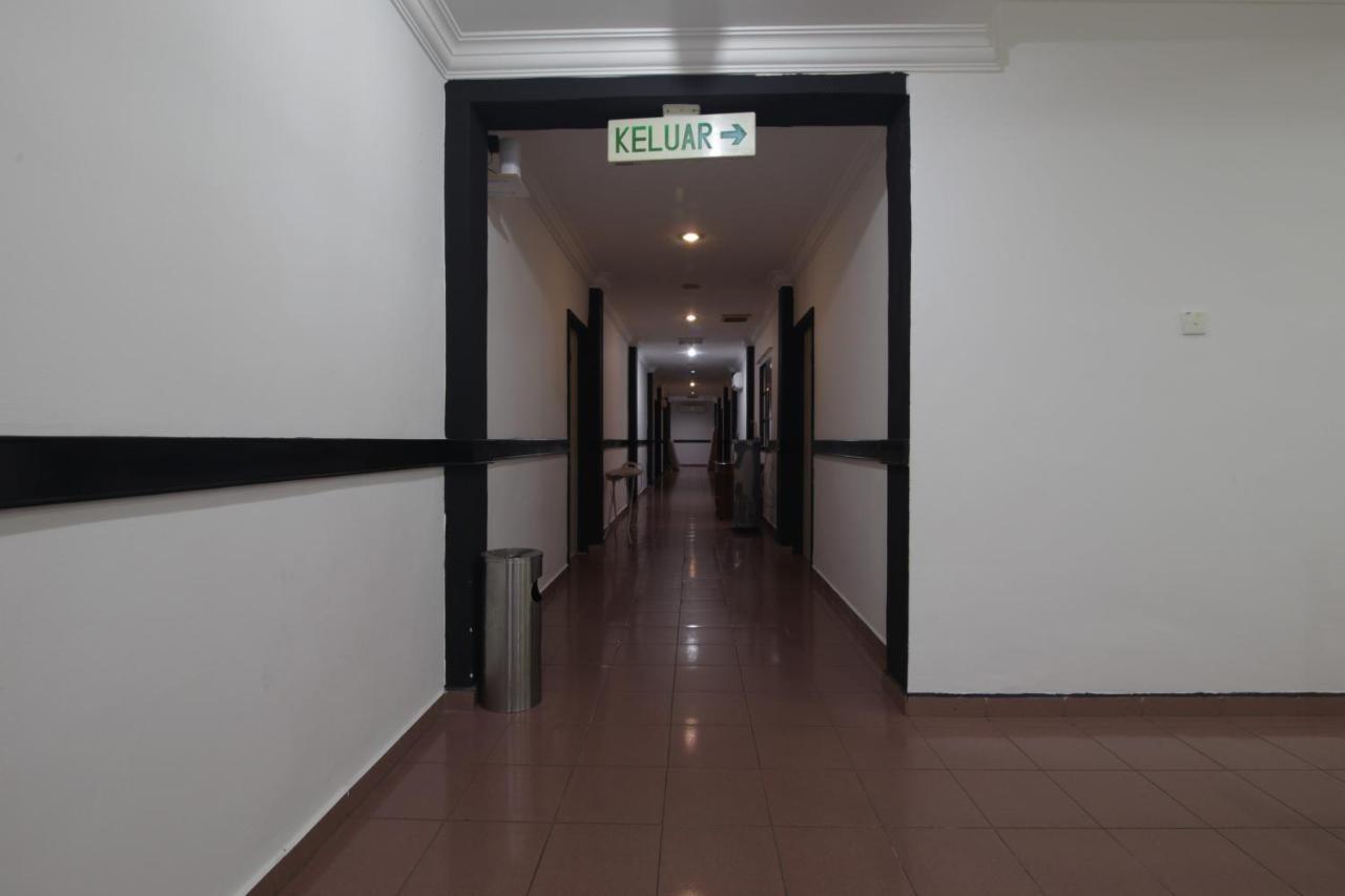 G City Hotel Teluk Intan Buitenkant foto