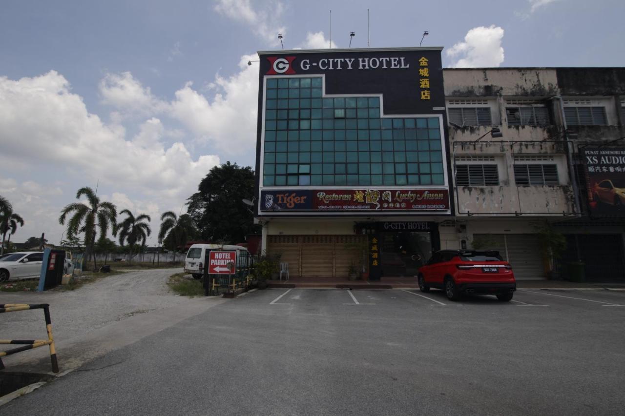 G City Hotel Teluk Intan Buitenkant foto