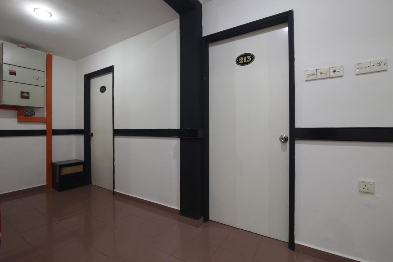 G City Hotel Teluk Intan Buitenkant foto