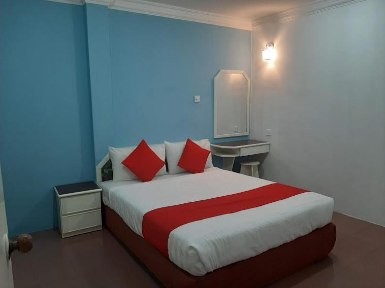 G City Hotel Teluk Intan Buitenkant foto