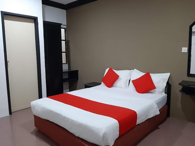 G City Hotel Teluk Intan Buitenkant foto