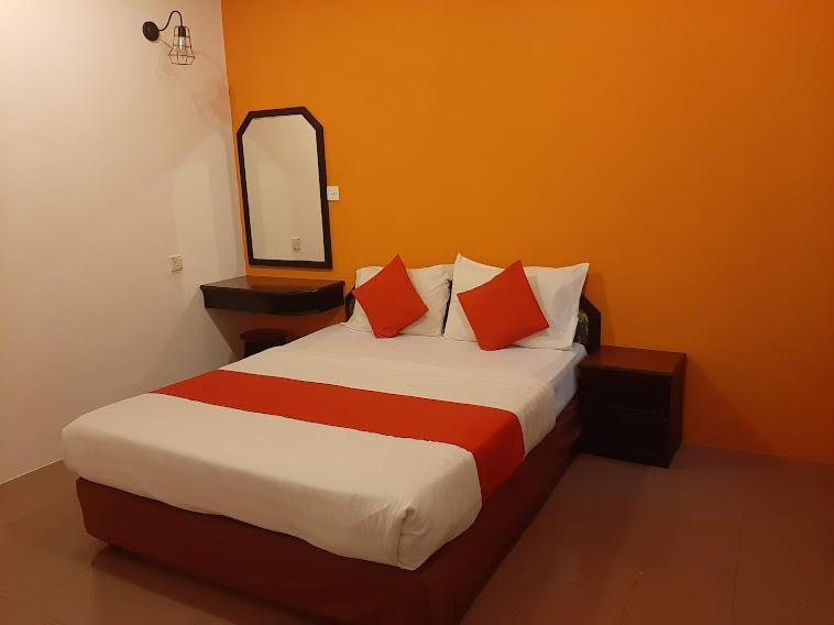 G City Hotel Teluk Intan Buitenkant foto