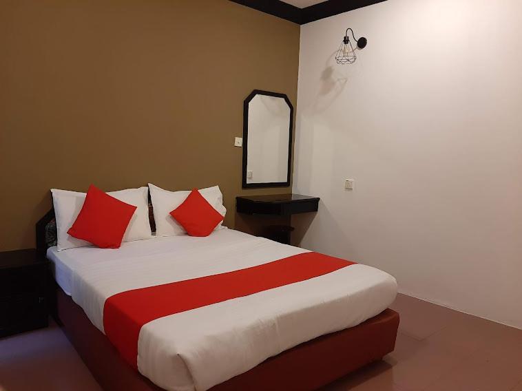 G City Hotel Teluk Intan Buitenkant foto