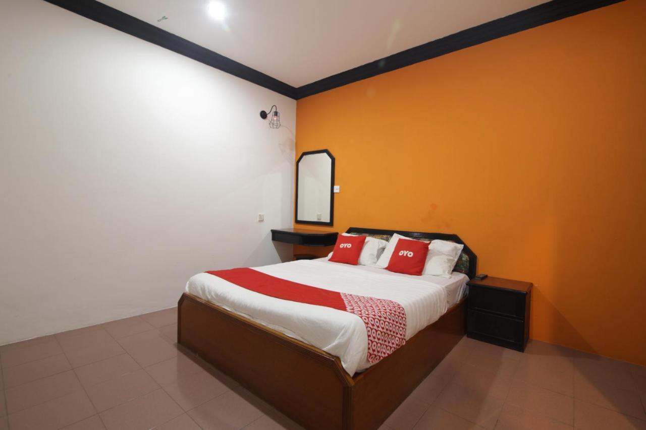 G City Hotel Teluk Intan Buitenkant foto