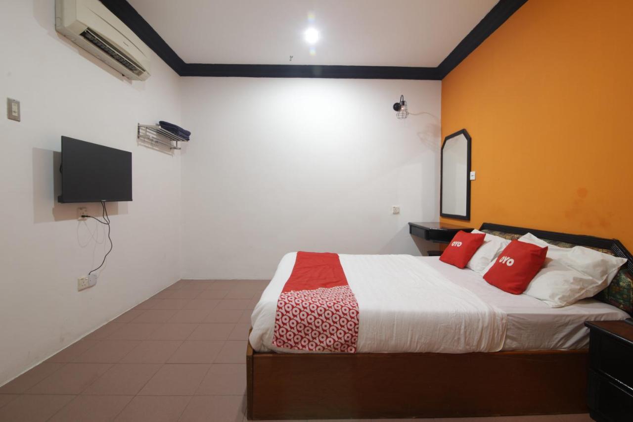G City Hotel Teluk Intan Buitenkant foto