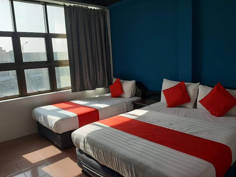 G City Hotel Teluk Intan Buitenkant foto