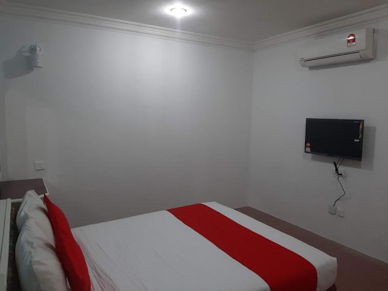 G City Hotel Teluk Intan Buitenkant foto