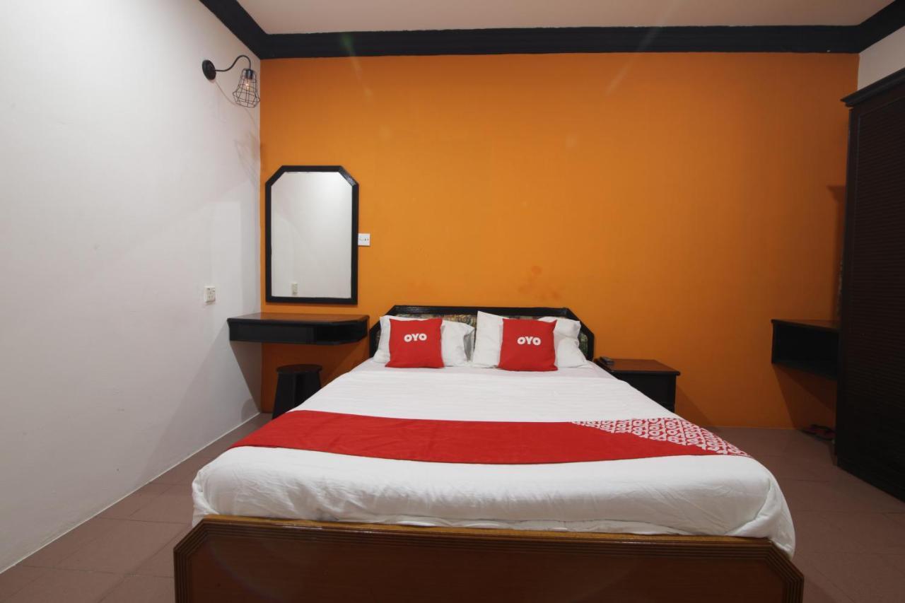 G City Hotel Teluk Intan Buitenkant foto