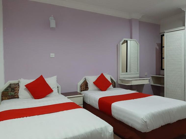 G City Hotel Teluk Intan Buitenkant foto