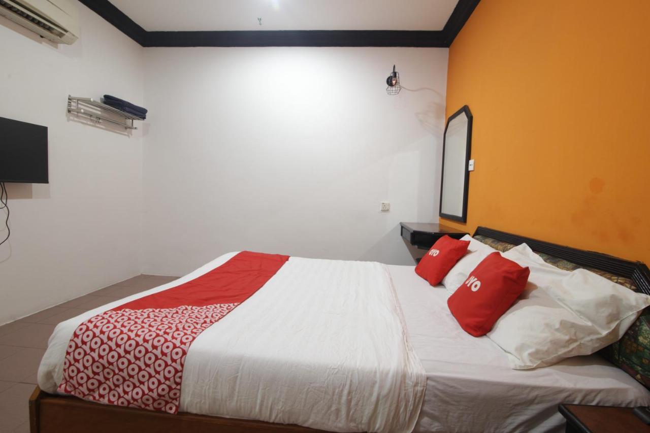 G City Hotel Teluk Intan Buitenkant foto