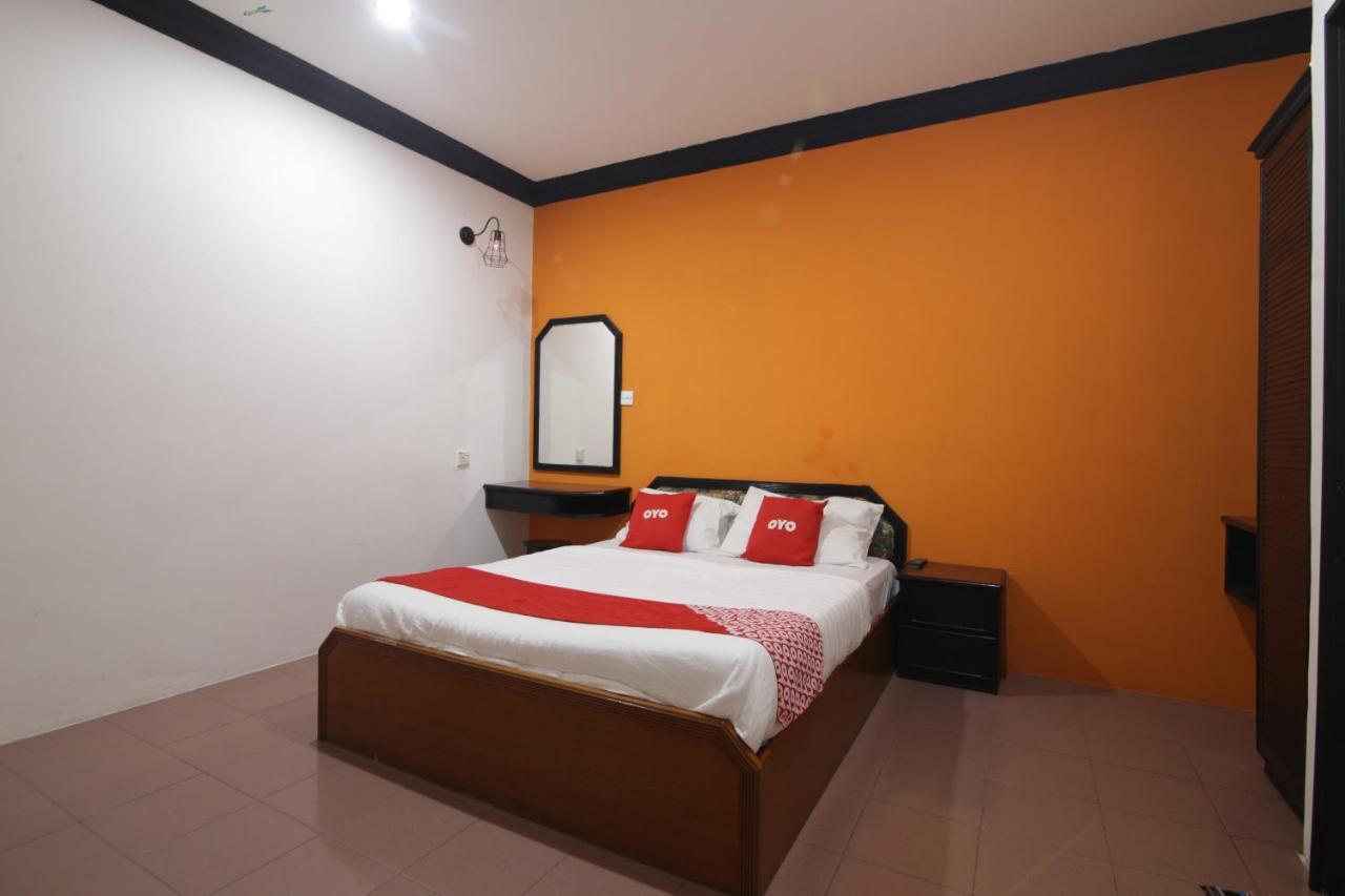 G City Hotel Teluk Intan Buitenkant foto