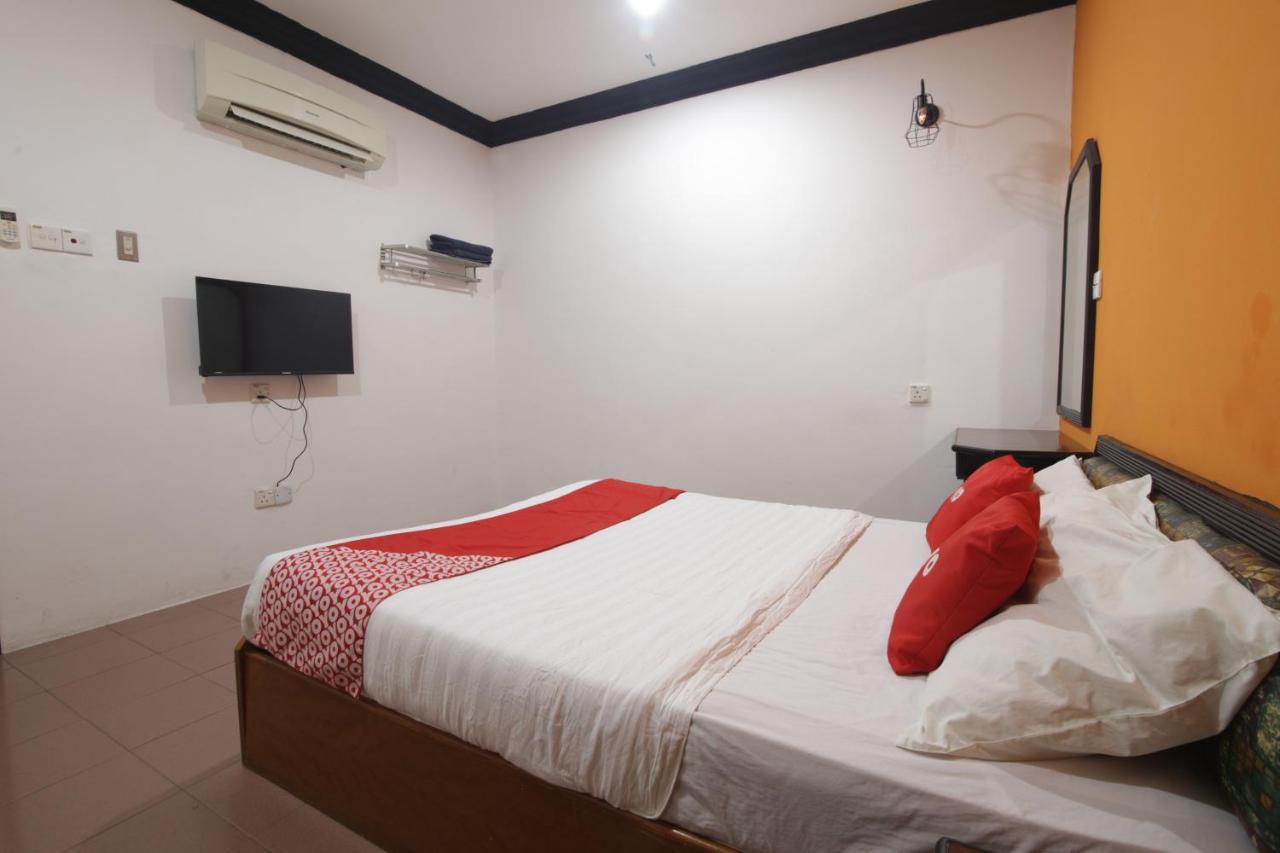 G City Hotel Teluk Intan Buitenkant foto